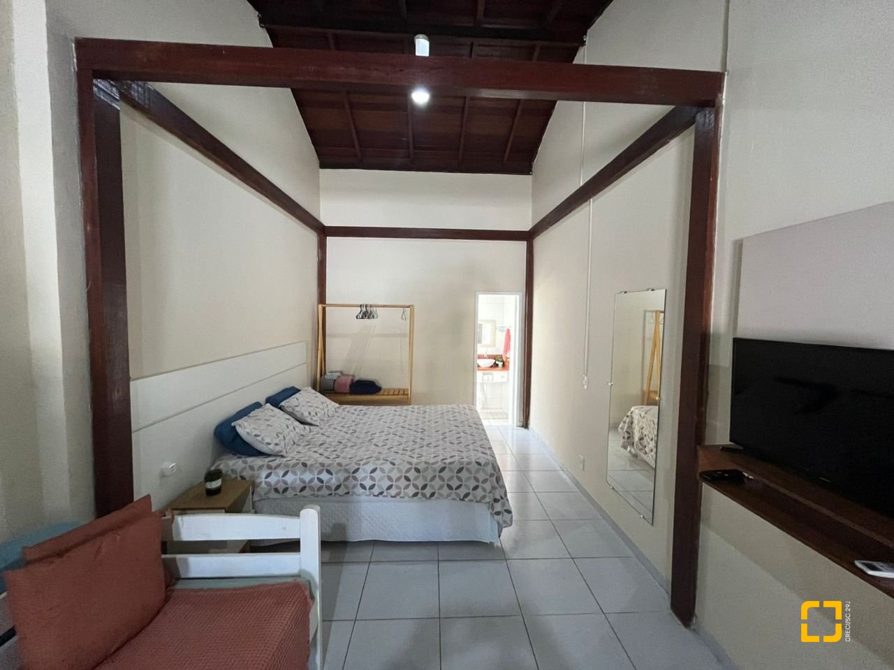 Hotel com 320m², 6 quartos (sendo 6 suítes), 6 garagens, no bairro Rio Vermelho em Florianópolis
