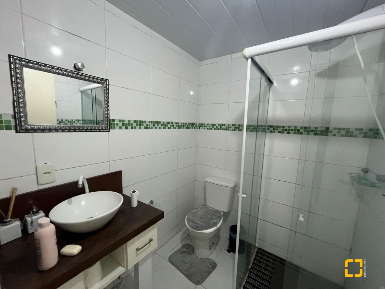 Hotel com 320m², 6 quartos (sendo 6 suítes), 6 garagens, no bairro Rio Vermelho em Florianópolis