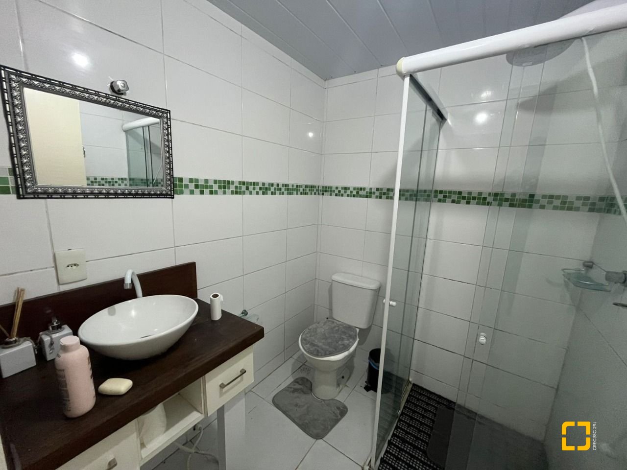 Hotel com 320m², 6 quartos (sendo 6 suítes), 6 garagens, no bairro Rio Vermelho em Florianópolis
