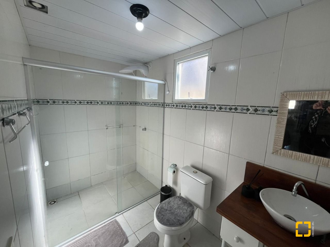 Hotel com 320m², 6 quartos (sendo 6 suítes), 6 garagens, no bairro Rio Vermelho em Florianópolis