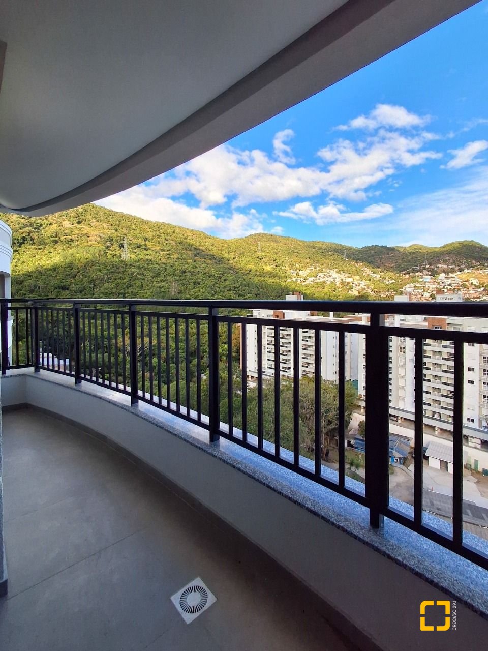 Apartamento com 74m², 3 quartos (sendo 1 suíte), 1 garagem, no bairro Saco Grande em Florianópolis