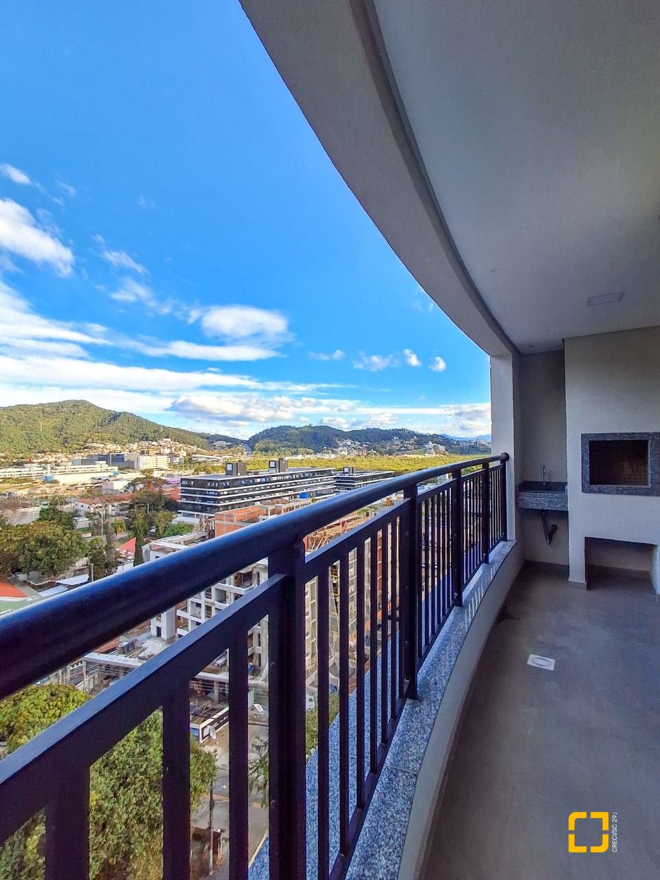 Apartamento com 74m², 3 quartos (sendo 1 suíte), 1 garagem, no bairro Saco Grande em Florianópolis
