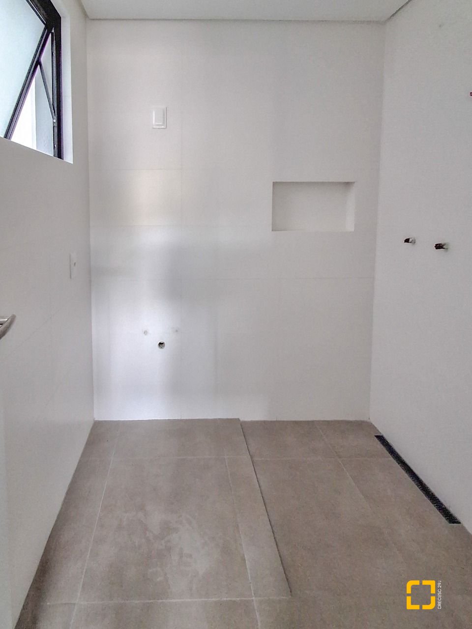 Apartamento com 74m², 3 quartos (sendo 1 suíte), 1 garagem, no bairro Saco Grande em Florianópolis