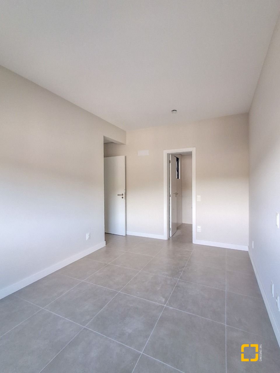 Apartamento com 74m², 3 quartos (sendo 1 suíte), 1 garagem, no bairro Saco Grande em Florianópolis