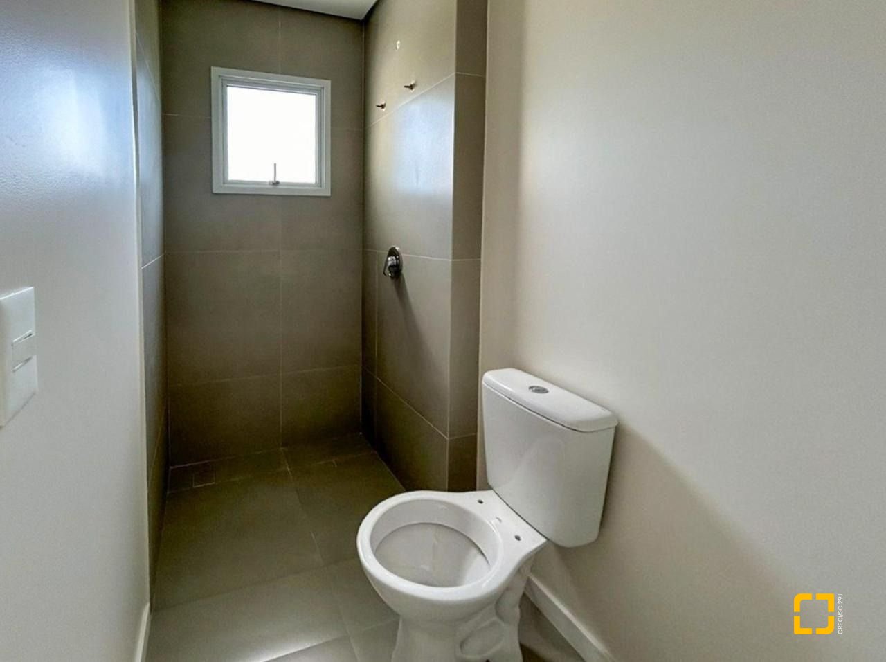 Casa de Condomínio com 95m², 4 quartos (sendo 1 suíte), 2 garagens, no bairro Morro das Pedras em Florianópolis