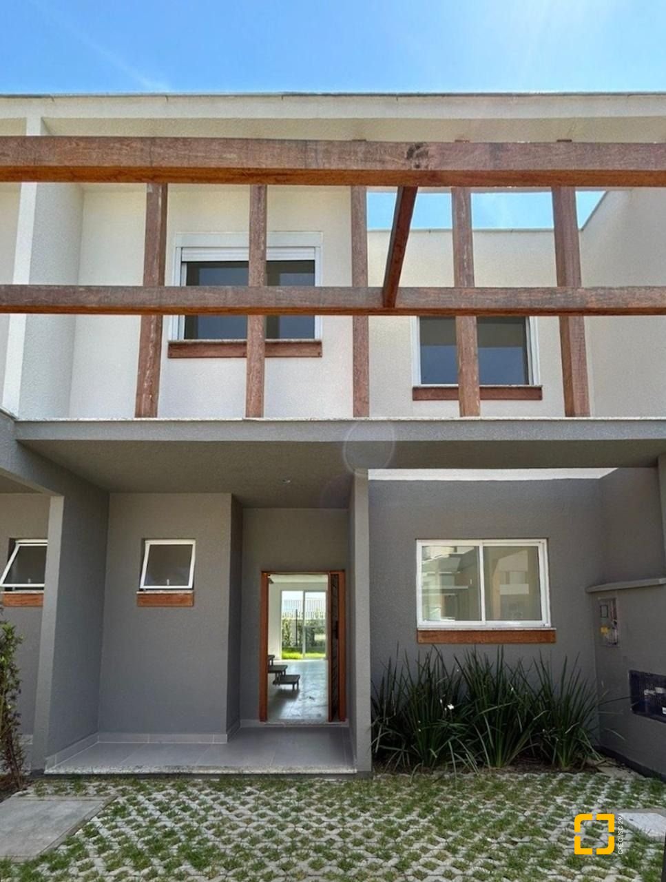 Casa de Condomínio com 95m², 4 quartos (sendo 1 suíte), 2 garagens, no bairro Morro das Pedras em Florianópolis