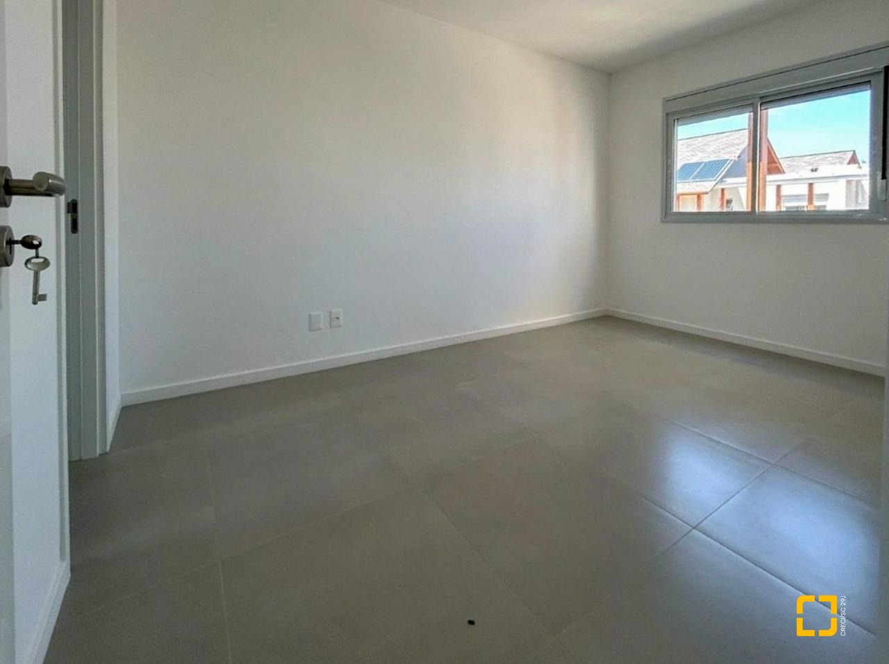 Casa de Condomínio com 95m², 4 quartos (sendo 1 suíte), 2 garagens, no bairro Morro das Pedras em Florianópolis