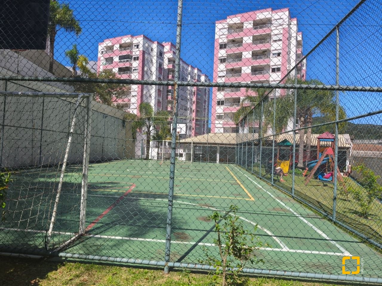 Apartamento com 71m², 3 quartos (sendo 1 suíte), 1 garagem, no bairro Itacorubi em Florianópolis