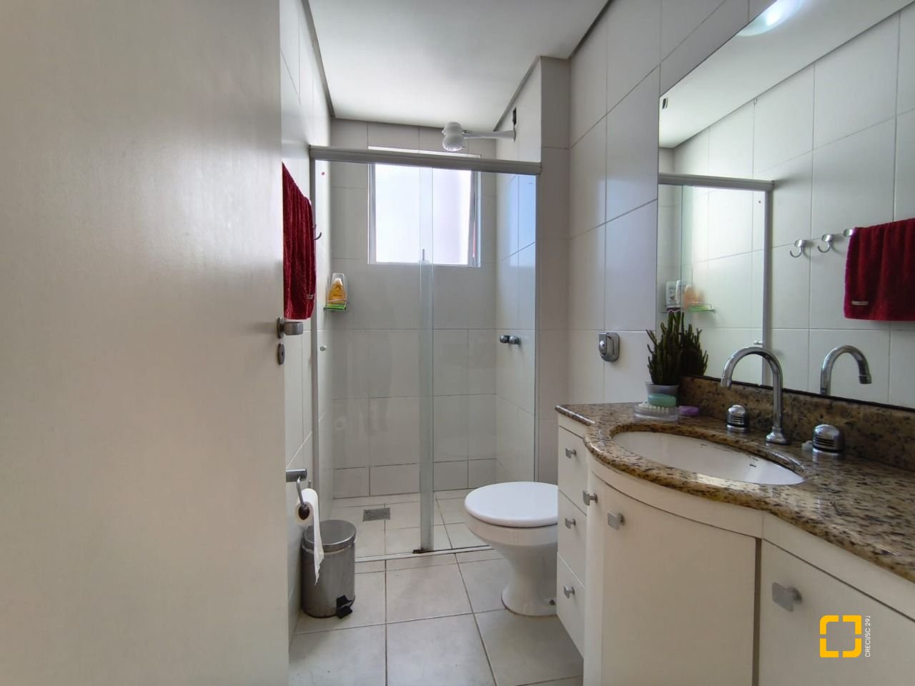 Apartamento com 71m², 3 quartos (sendo 1 suíte), 1 garagem, no bairro Itacorubi em Florianópolis