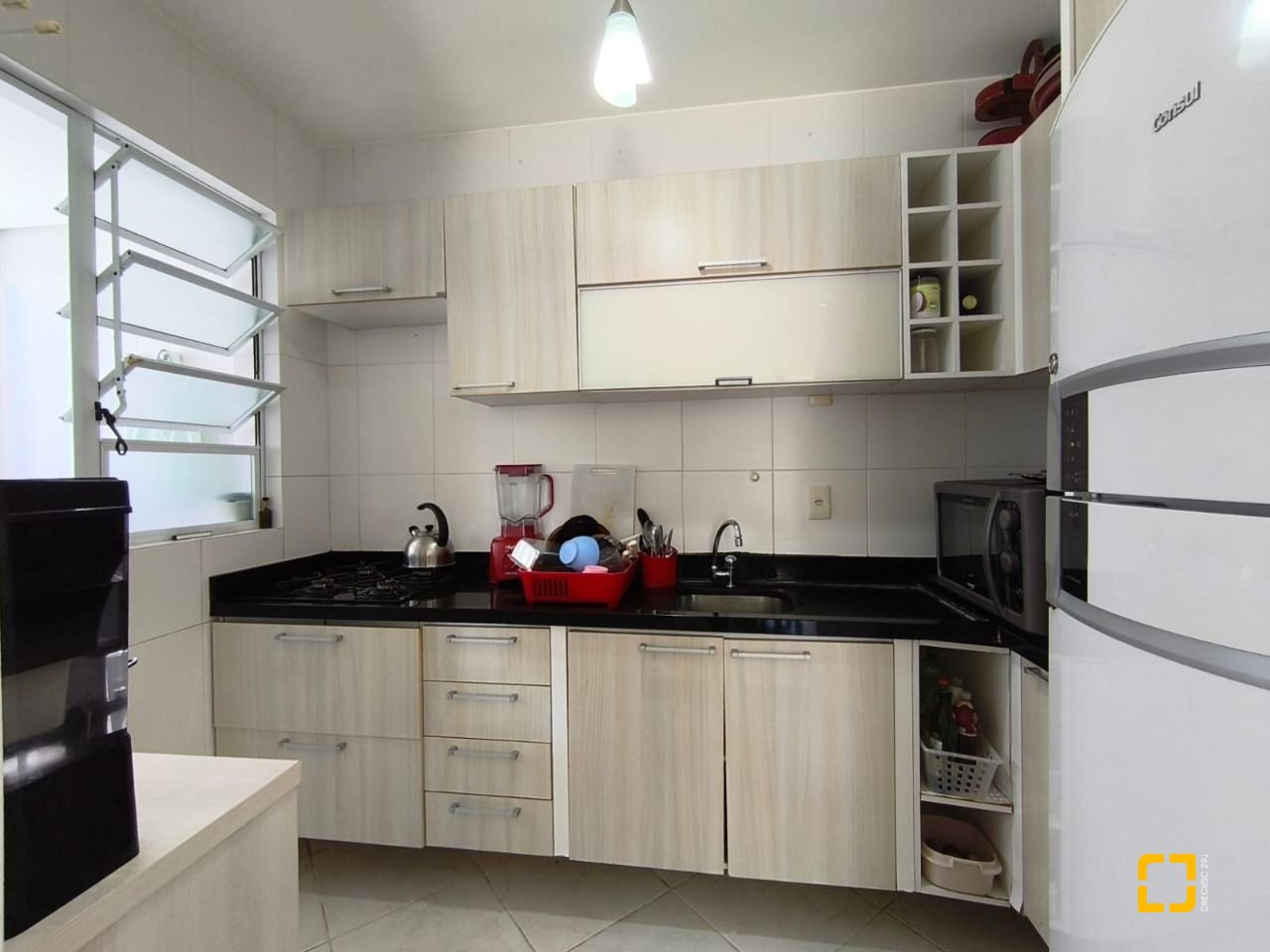 Apartamento com 71m², 3 quartos (sendo 1 suíte), 1 garagem, no bairro Itacorubi em Florianópolis