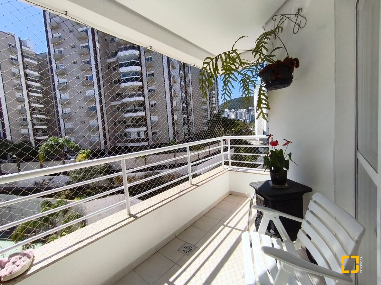 Apartamento com 71m², 3 quartos (sendo 1 suíte), 1 garagem, no bairro Itacorubi em Florianópolis