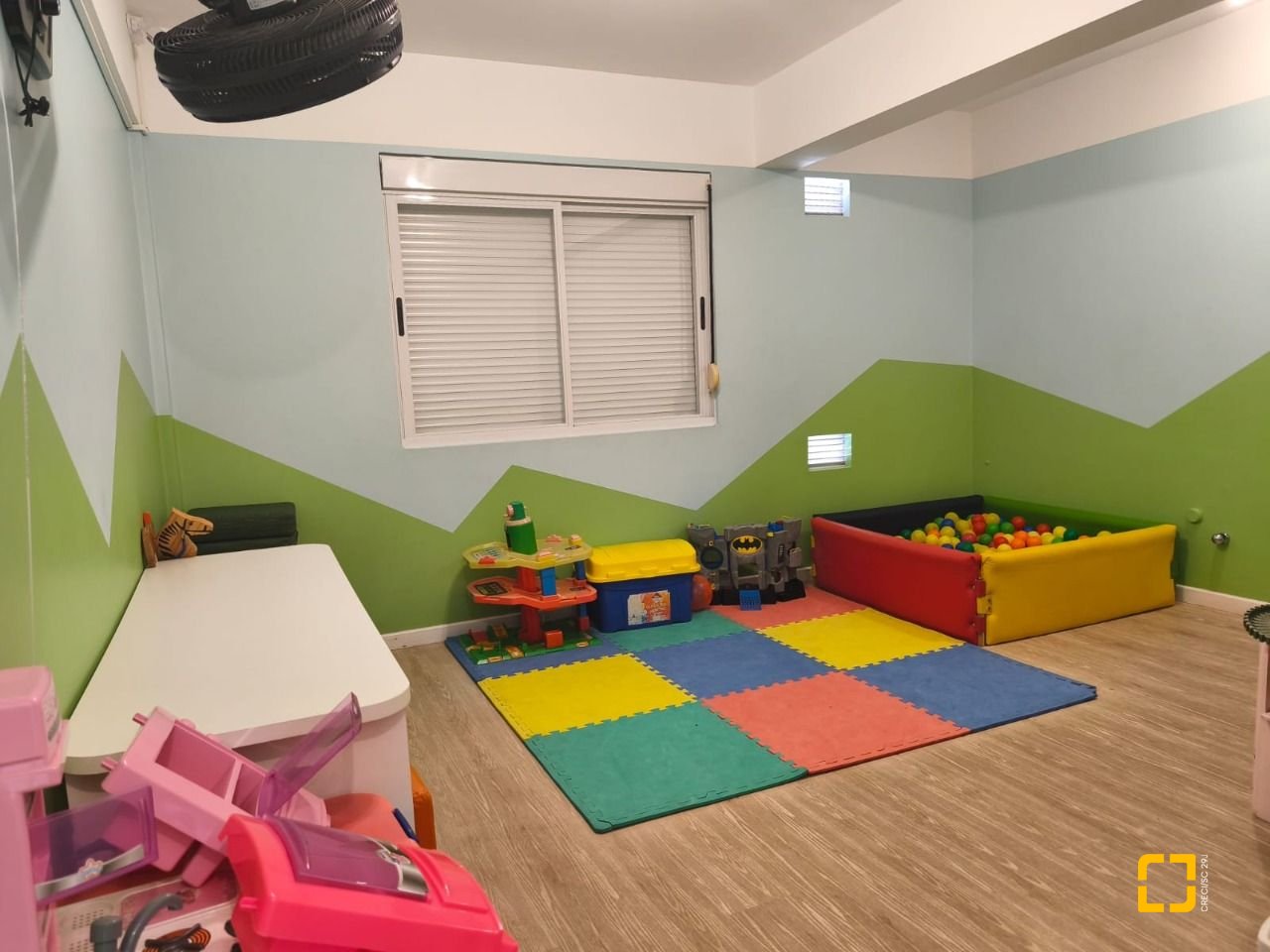 Apartamento com 71m², 3 quartos (sendo 1 suíte), 1 garagem, no bairro Itacorubi em Florianópolis