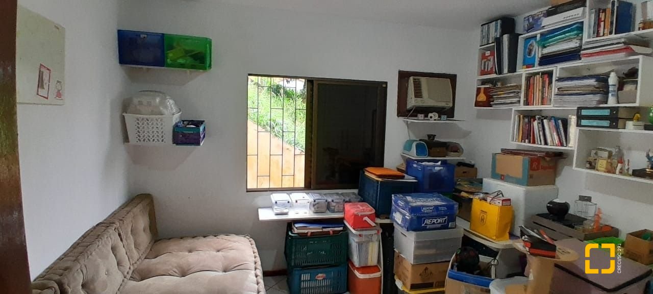 Casa com 264m², 7 quartos (sendo 1 suíte), 4 garagens, no bairro Centro em Florianópolis