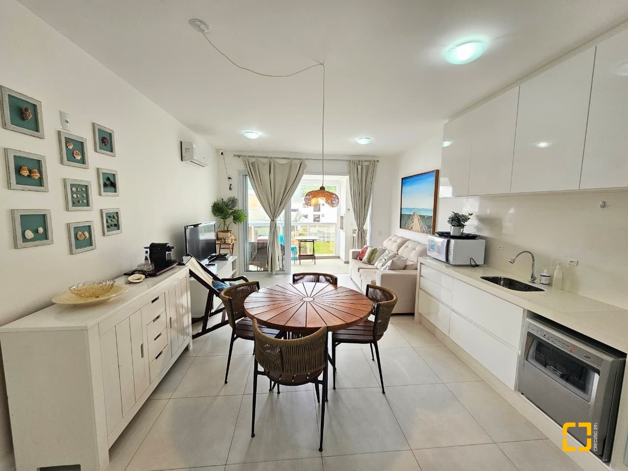Apartamento com 83m², 2 quartos (sendo 2 suítes), 1 garagem, no bairro Palmas em Governador Celso Ramos