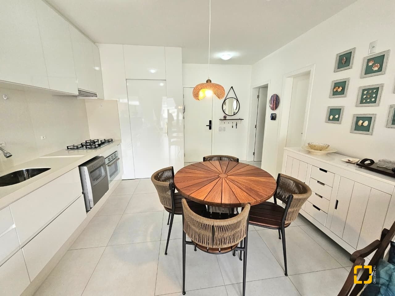 Apartamento com 83m², 2 quartos (sendo 2 suítes), 1 garagem, no bairro Palmas em Governador Celso Ramos