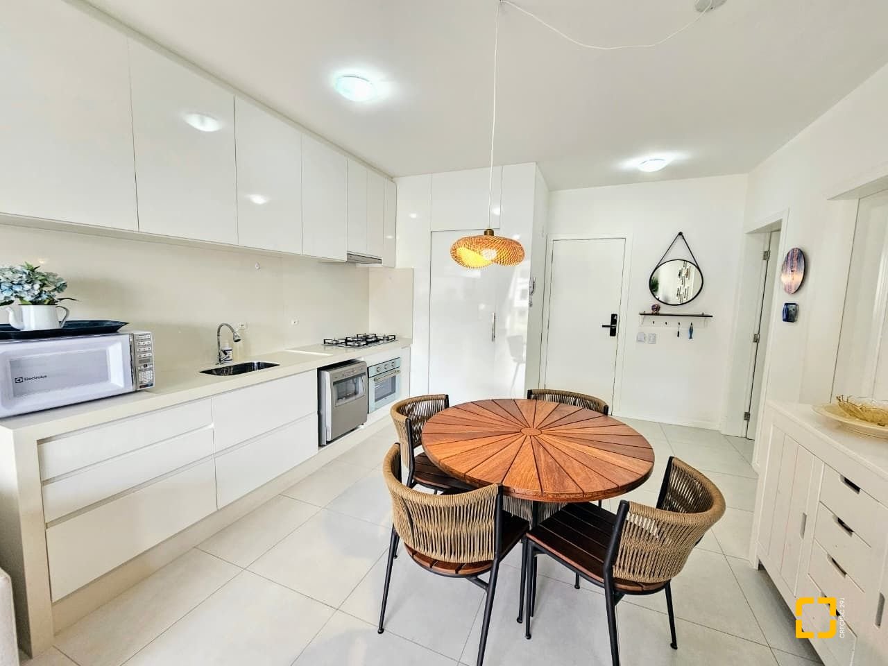 Apartamento com 83m², 2 quartos (sendo 2 suítes), 1 garagem, no bairro Palmas em Governador Celso Ramos