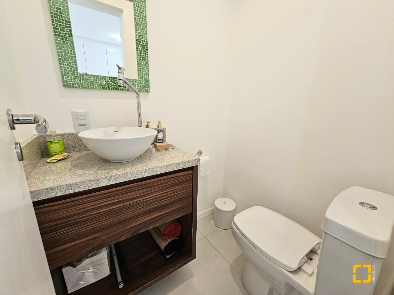 Apartamento com 83m², 2 quartos (sendo 2 suítes), 1 garagem, no bairro Palmas em Governador Celso Ramos