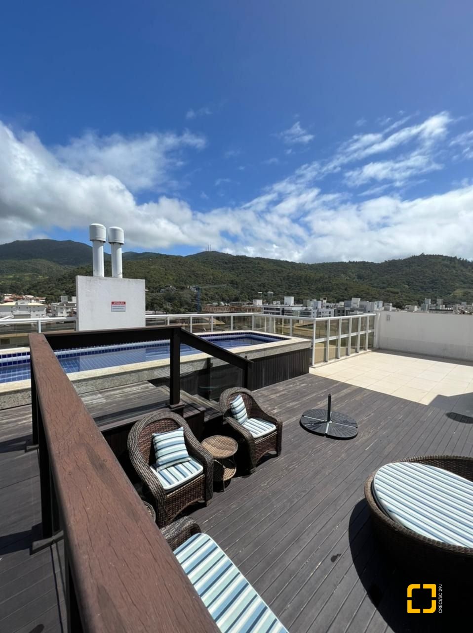 Apartamento com 83m², 2 quartos (sendo 2 suítes), 1 garagem, no bairro Palmas em Governador Celso Ramos