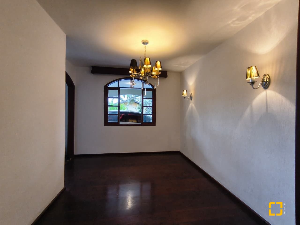 Casa com 380m², 6 quartos (sendo 2 suítes), 6 garagens, no bairro João Paulo em Florianópolis