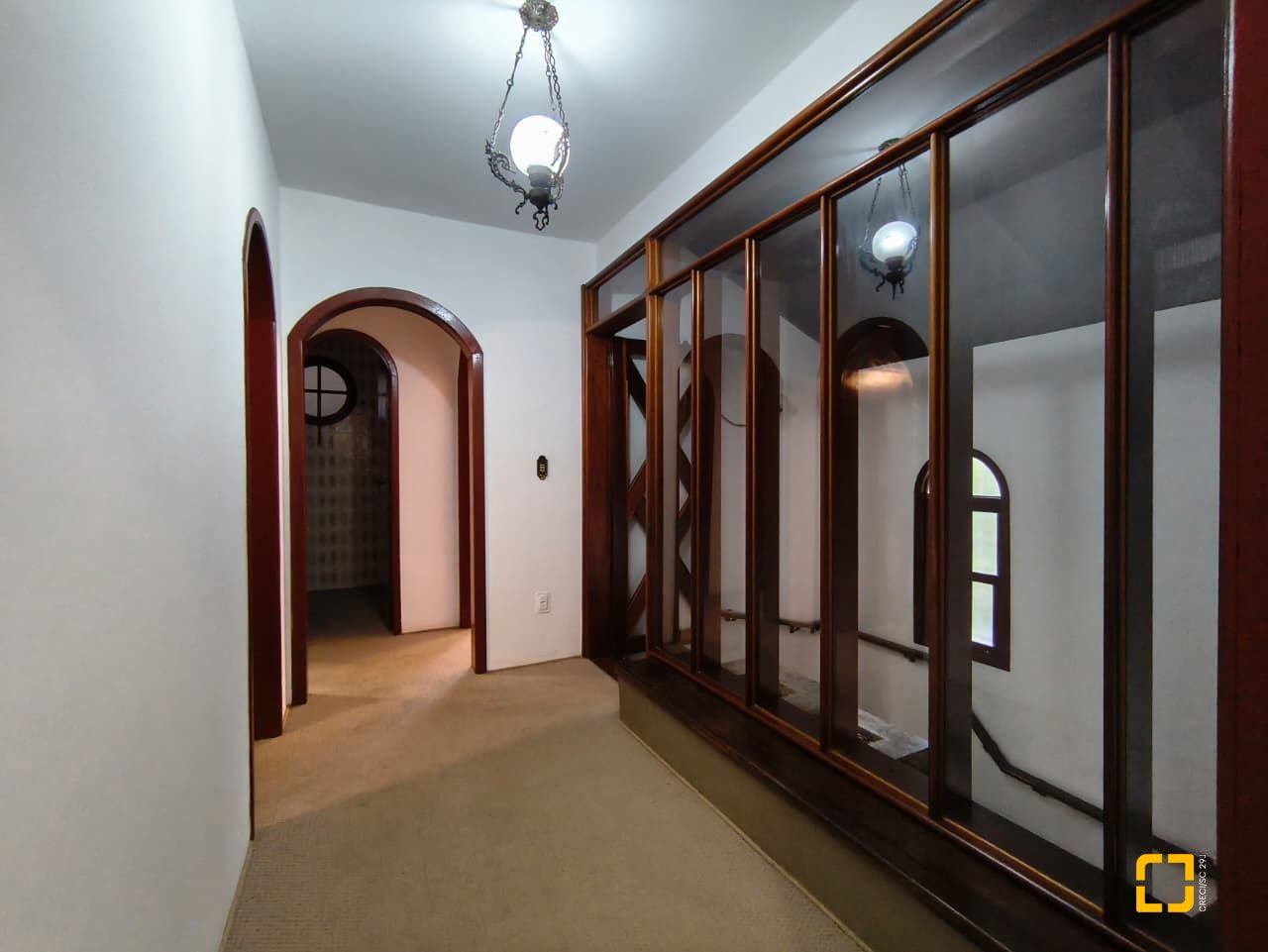 Casa com 380m², 6 quartos (sendo 2 suítes), 6 garagens, no bairro João Paulo em Florianópolis