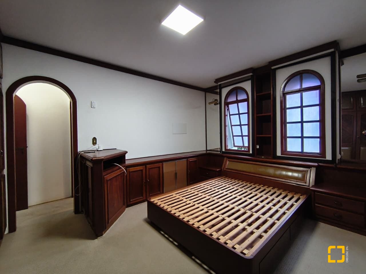Casa com 380m², 6 quartos (sendo 2 suítes), 6 garagens, no bairro João Paulo em Florianópolis
