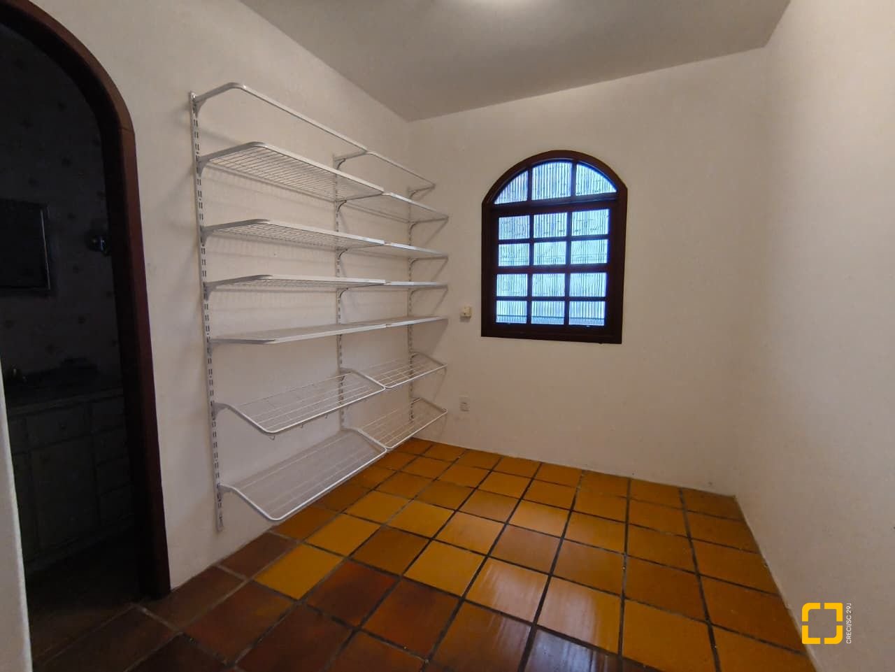 Casa com 380m², 6 quartos (sendo 2 suítes), 6 garagens, no bairro João Paulo em Florianópolis