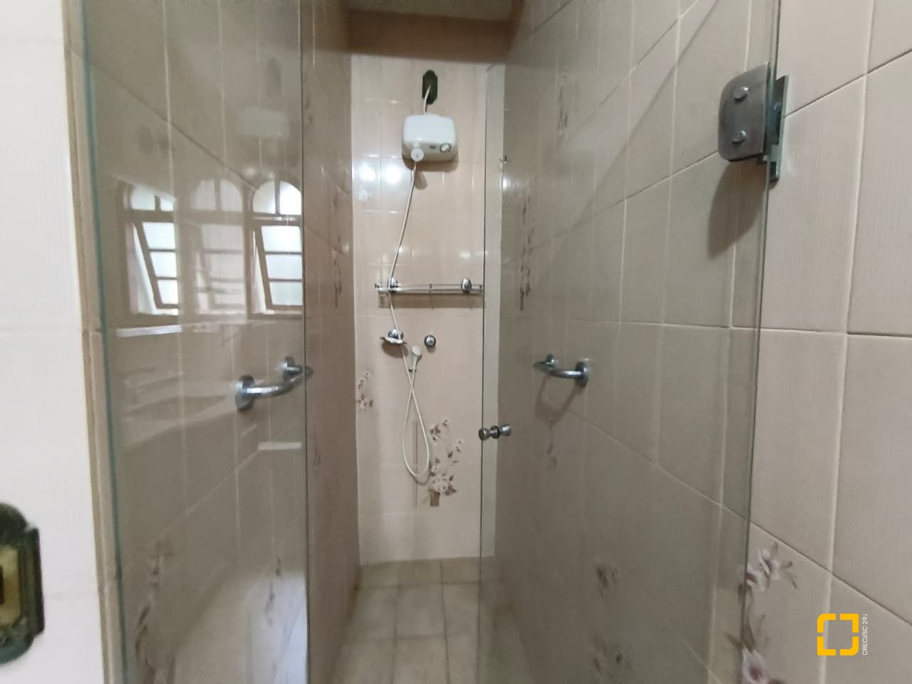 Casa com 380m², 6 quartos (sendo 2 suítes), 6 garagens, no bairro João Paulo em Florianópolis