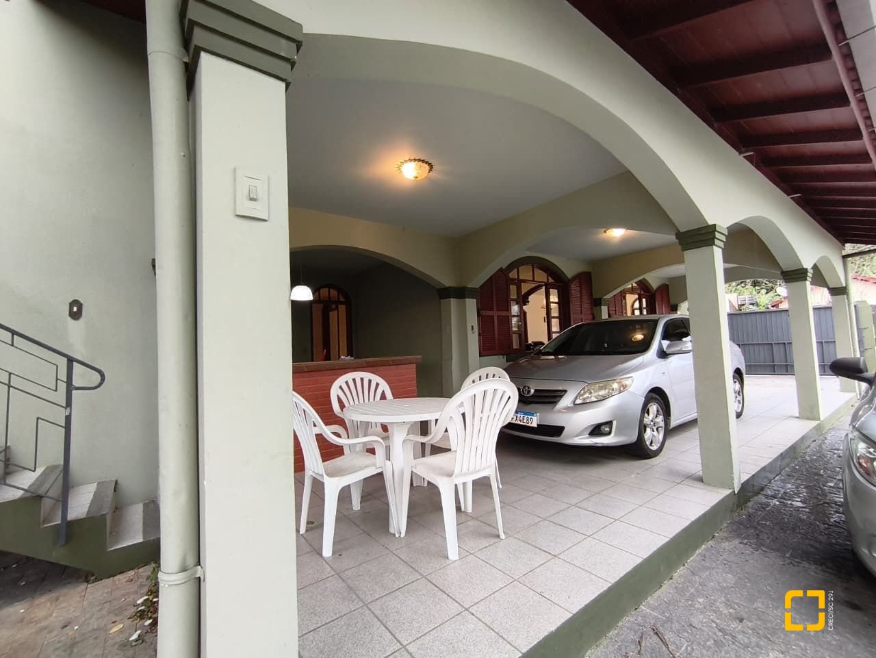 Casa com 380m², 6 quartos (sendo 2 suítes), 6 garagens, no bairro João Paulo em Florianópolis