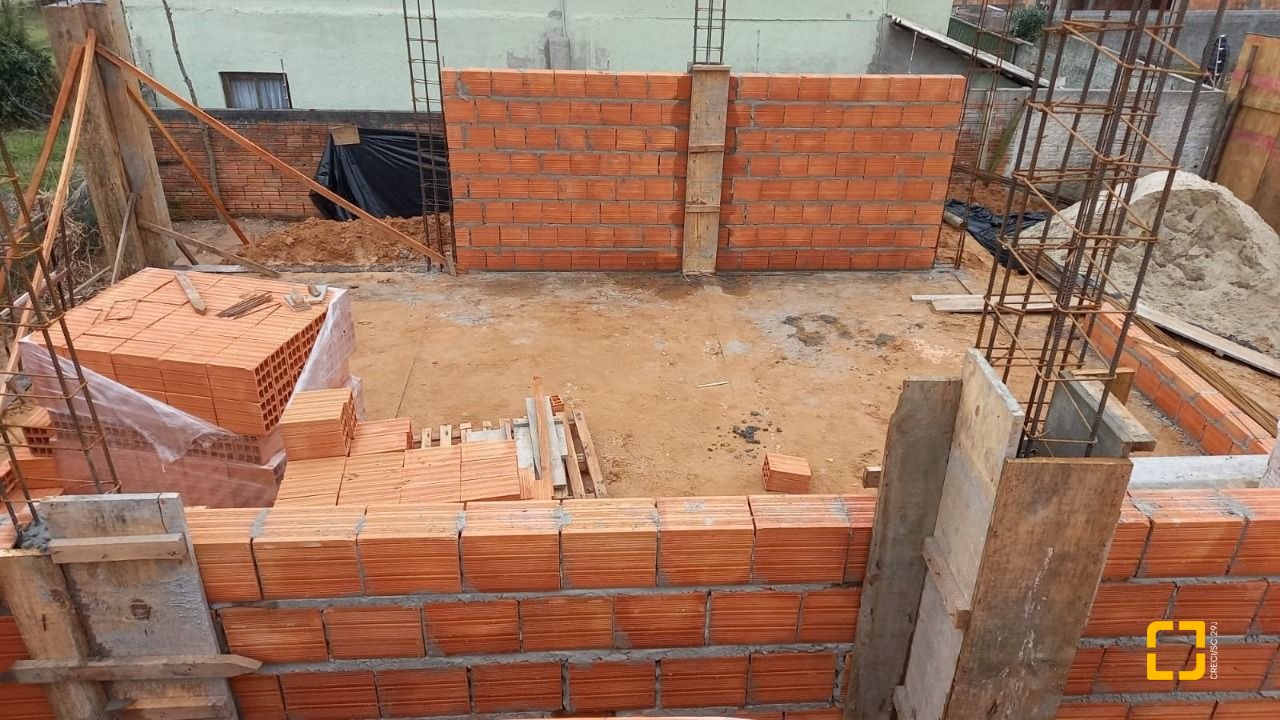 Casa com 113m², 4 quartos (sendo 1 suíte), 2 garagens, no bairro Santinho em Florianópolis