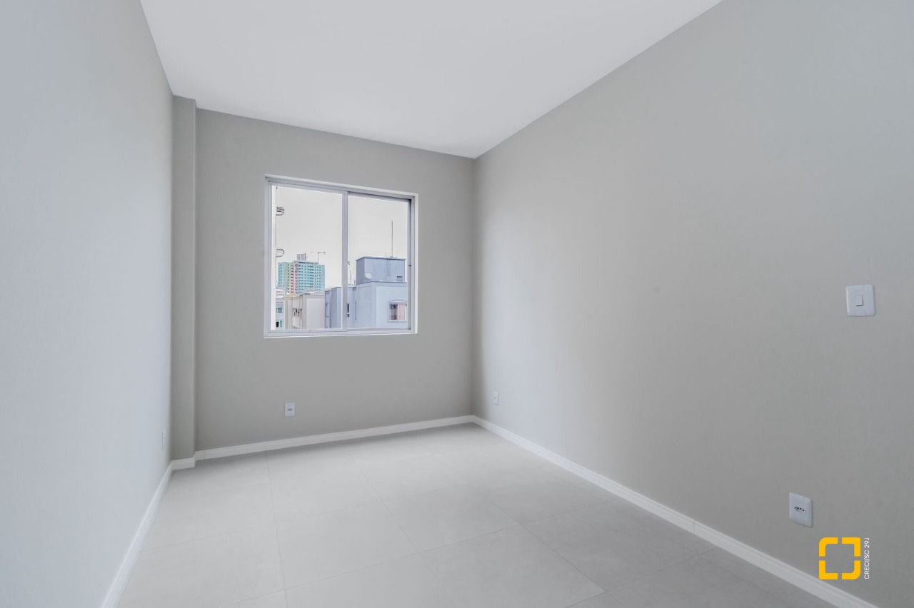 Apartamento com 54m², 2 quartos, 1 garagem, no bairro Kobrasol em São José