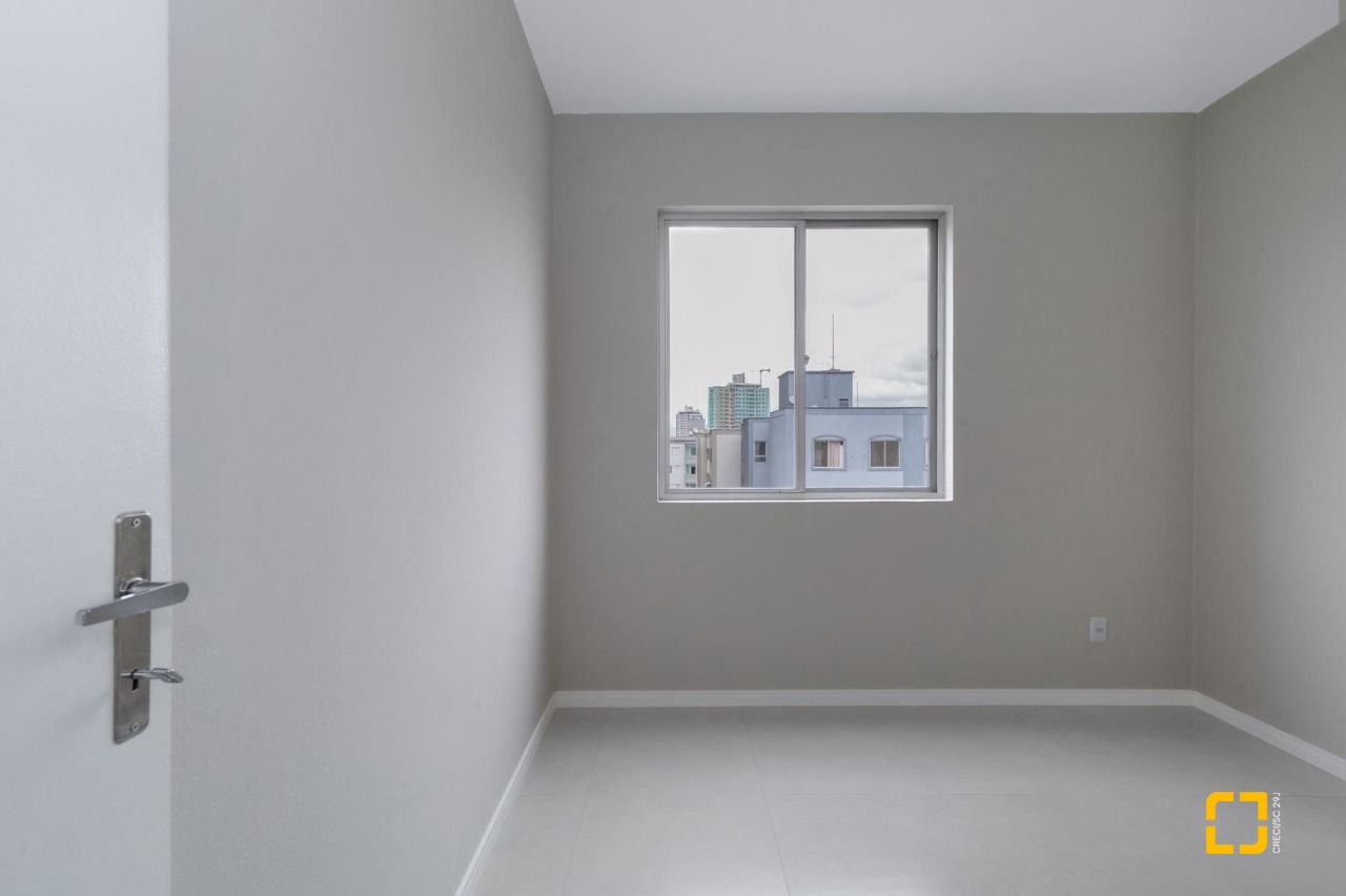 Apartamento com 54m², 2 quartos, 1 garagem, no bairro Kobrasol em São José
