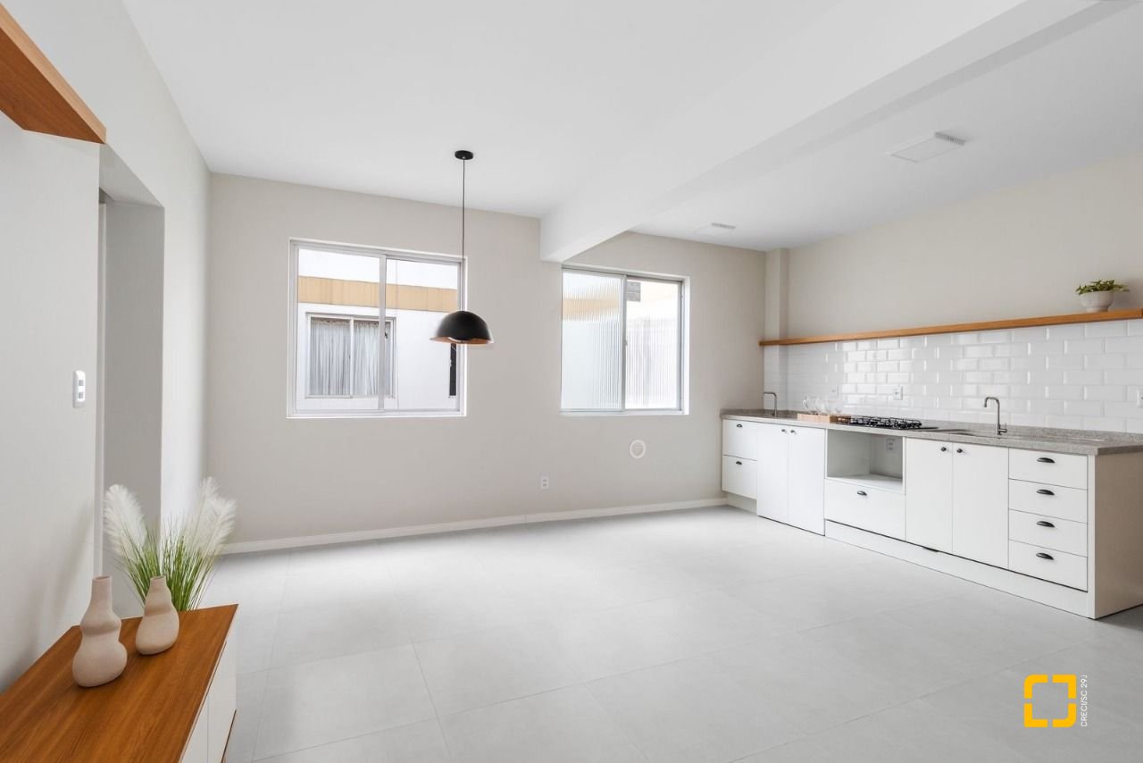 Apartamento com 54m², 2 quartos, 1 garagem, no bairro Kobrasol em São José
