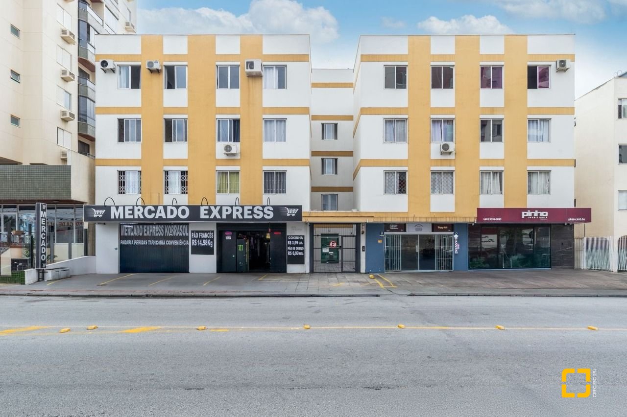 Apartamento com 54m², 2 quartos, 1 garagem, no bairro Kobrasol em São José