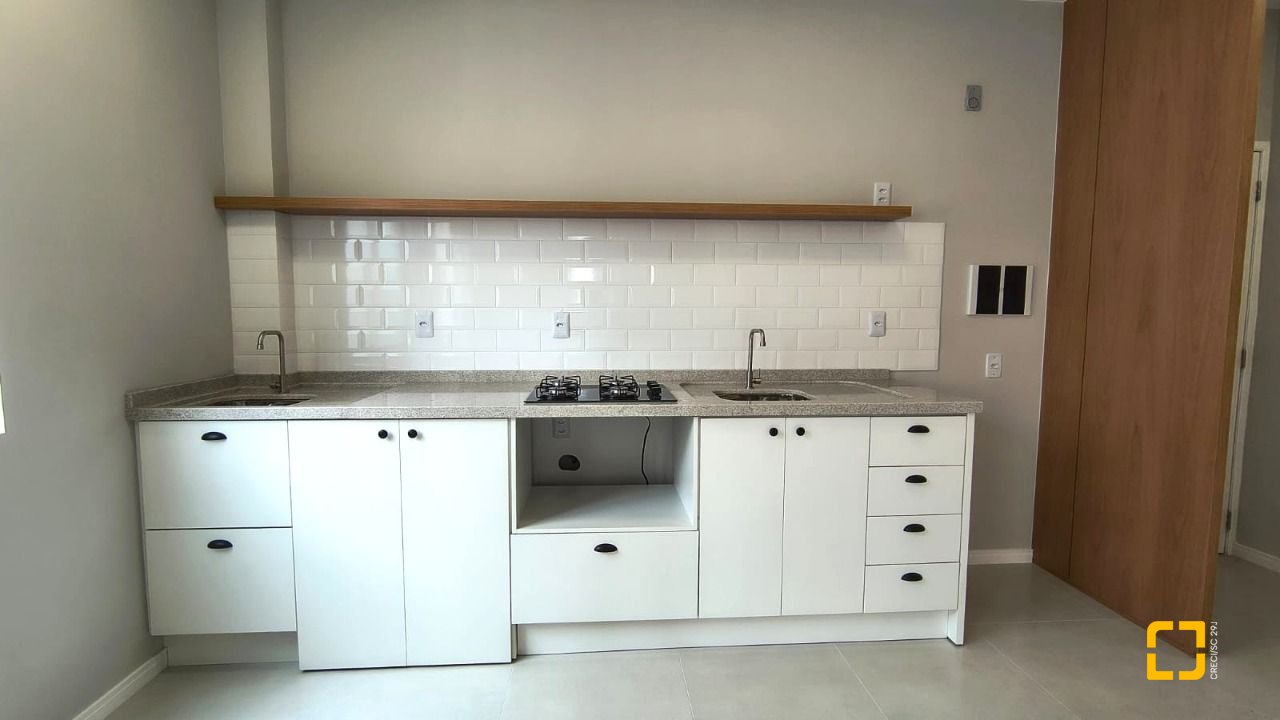 Apartamento com 54m², 2 quartos, 1 garagem, no bairro Kobrasol em São José