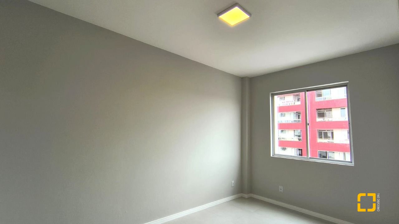 Apartamento com 54m², 2 quartos, 1 garagem, no bairro Kobrasol em São José