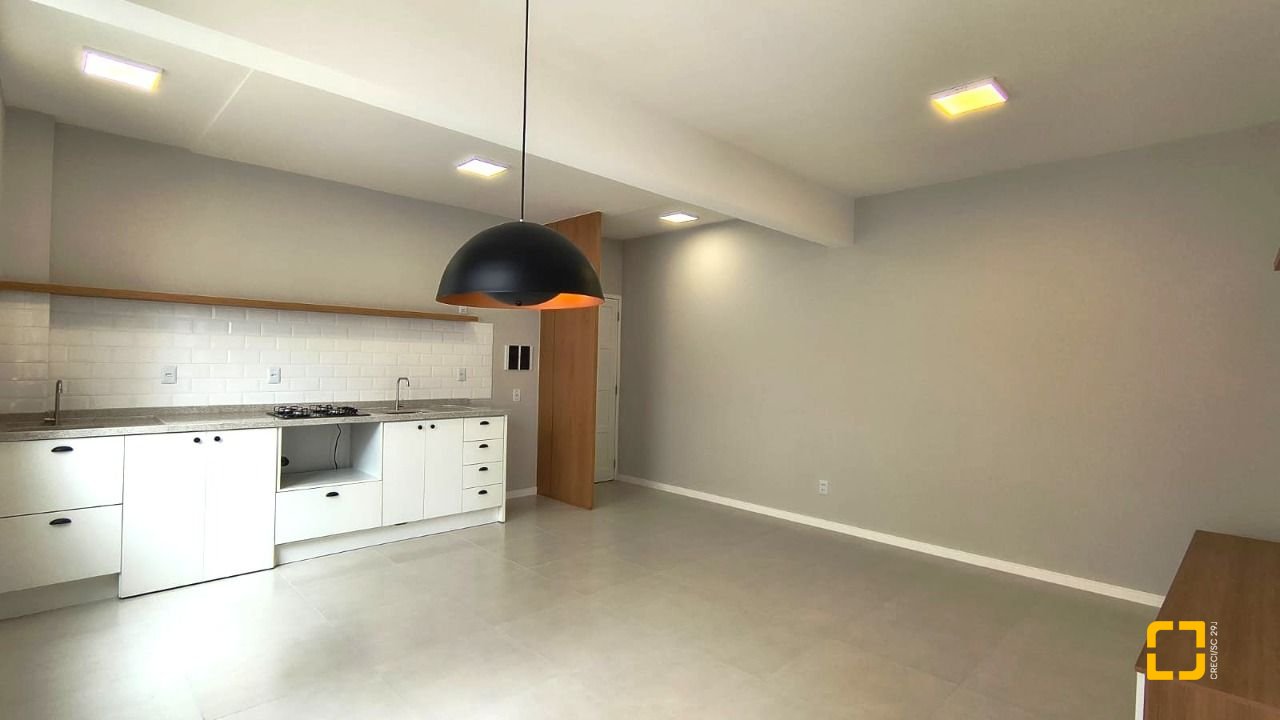 Apartamento com 54m², 2 quartos, 1 garagem, no bairro Kobrasol em São José
