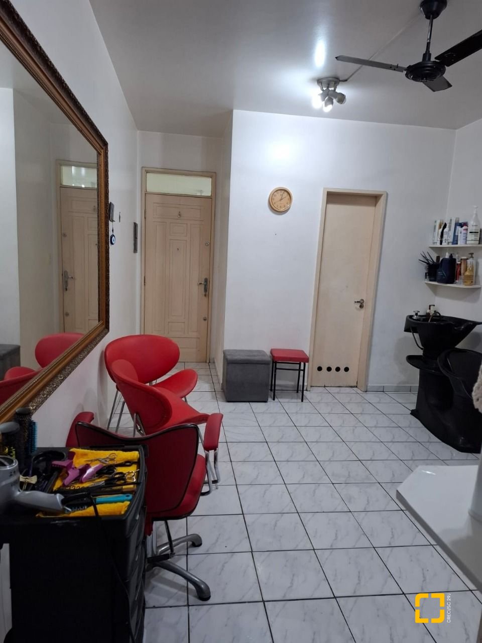 Sala com 27m², no bairro Centro em Florianópolis