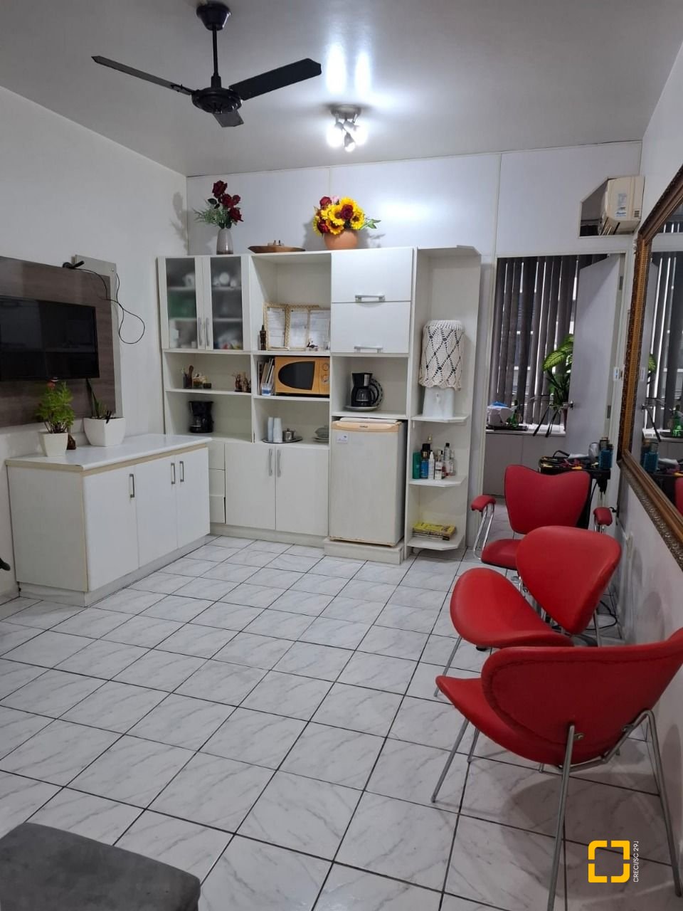 Sala com 27m², no bairro Centro em Florianópolis
