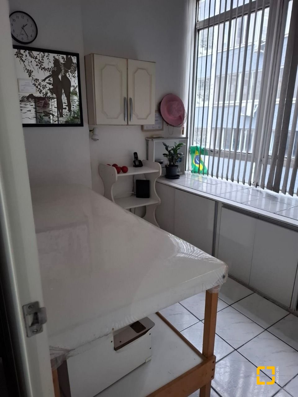 Sala com 27m², no bairro Centro em Florianópolis