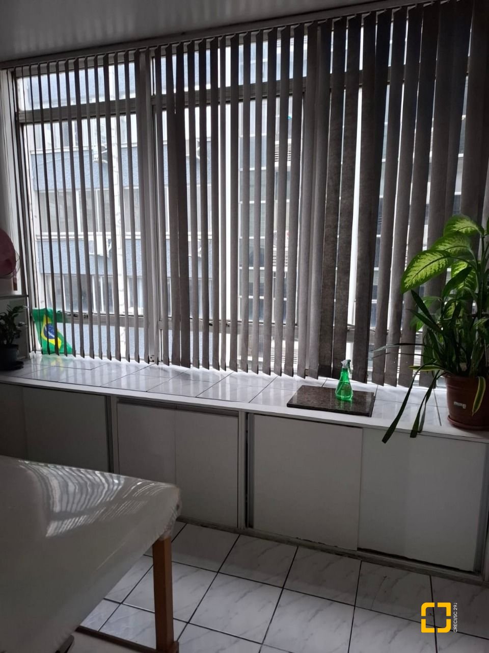 Sala com 27m², no bairro Centro em Florianópolis