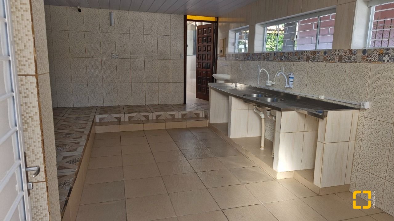 Casa com 367m², 4 quartos, 1 garagem, no bairro Canasvieiras em Florianópolis