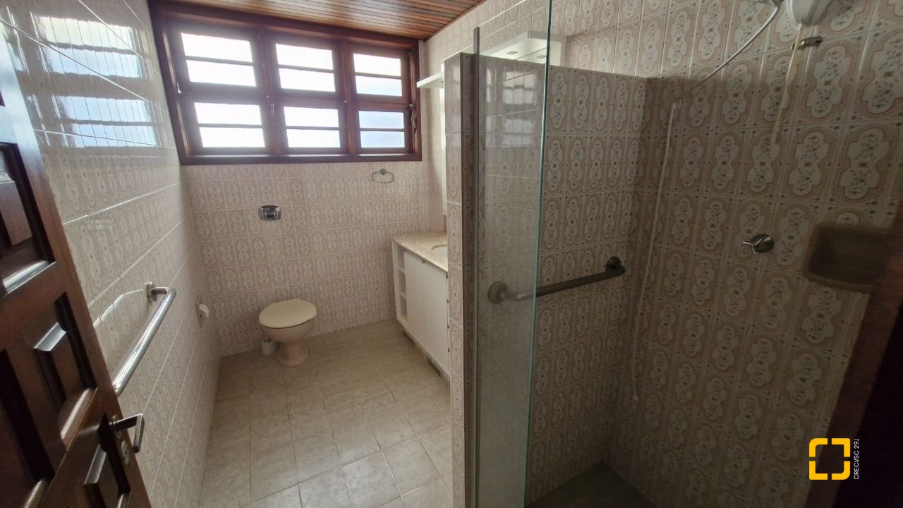 Casa com 367m², 4 quartos, 1 garagem, no bairro Canasvieiras em Florianópolis
