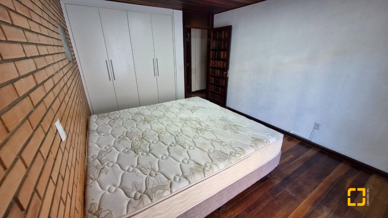 Casa com 367m², 4 quartos, 1 garagem, no bairro Canasvieiras em Florianópolis