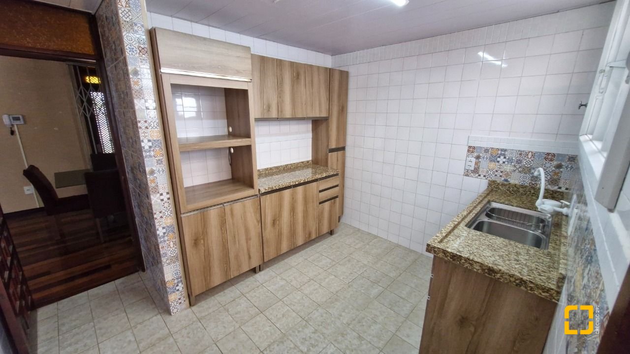 Casa com 367m², 4 quartos, 1 garagem, no bairro Canasvieiras em Florianópolis