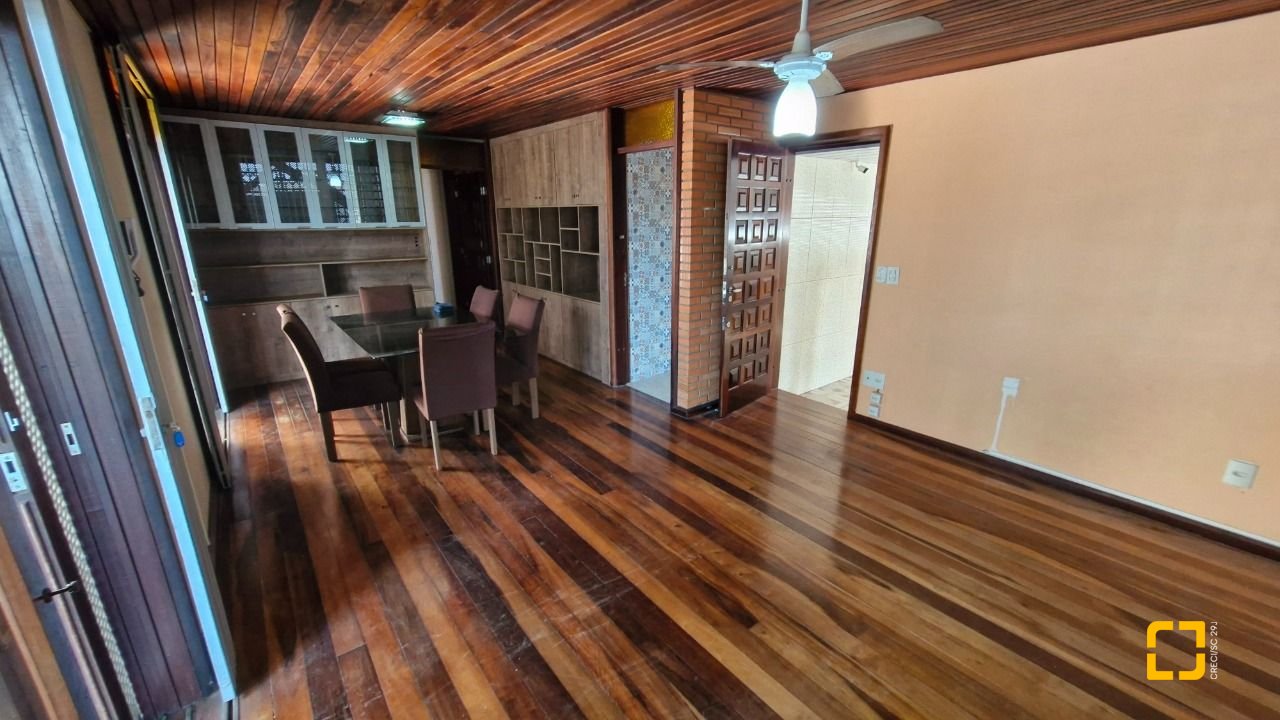 Casa com 367m², 4 quartos, 1 garagem, no bairro Canasvieiras em Florianópolis