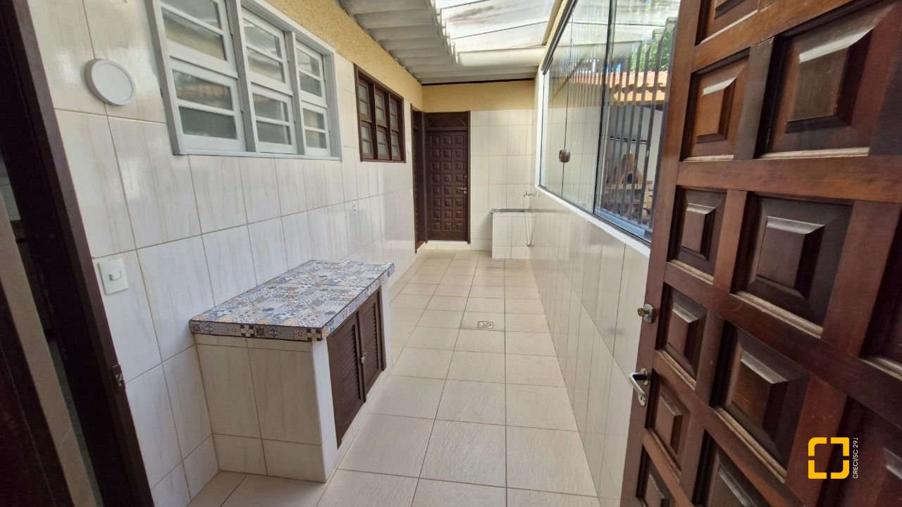 Casa com 367m², 4 quartos, 1 garagem, no bairro Canasvieiras em Florianópolis