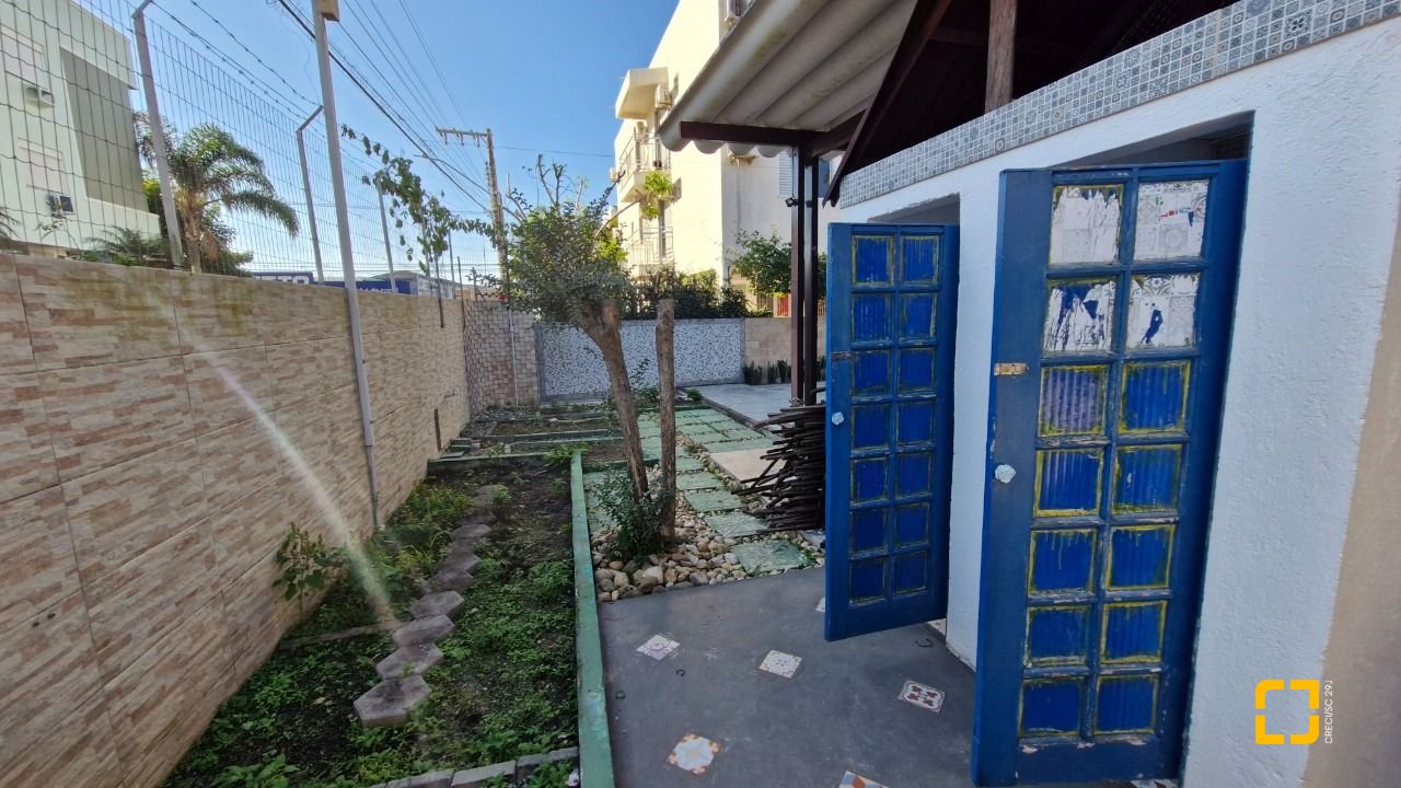 Casa com 367m², 4 quartos, 1 garagem, no bairro Canasvieiras em Florianópolis