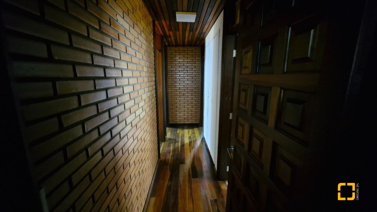 Casa com 367m², 4 quartos, 1 garagem, no bairro Canasvieiras em Florianópolis