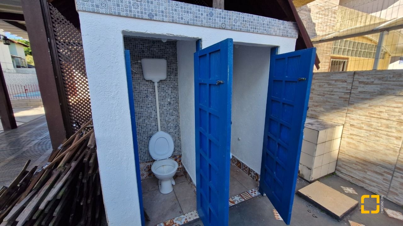 Casa com 367m², 4 quartos, 1 garagem, no bairro Canasvieiras em Florianópolis