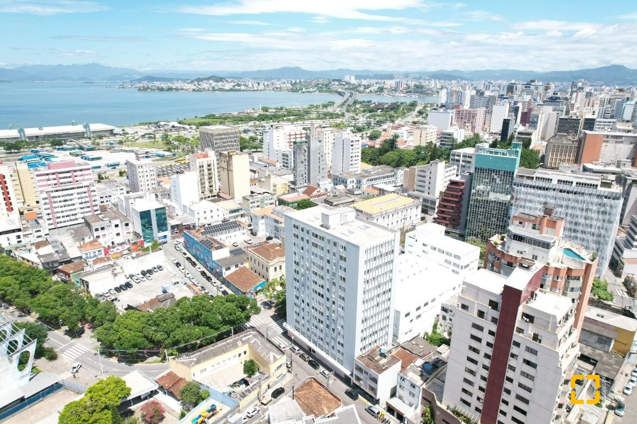 Apartamento com 46m², 2 quartos, no bairro Centro em Florianópolis